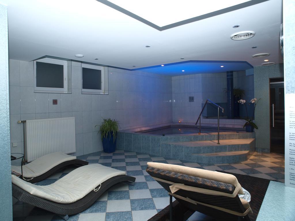 Gostilna In Motel Pri Lesniku マリボル エクステリア 写真