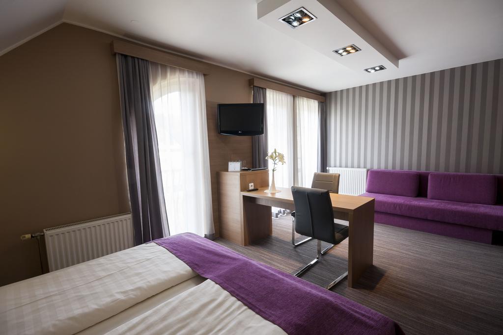 Gostilna In Motel Pri Lesniku マリボル エクステリア 写真