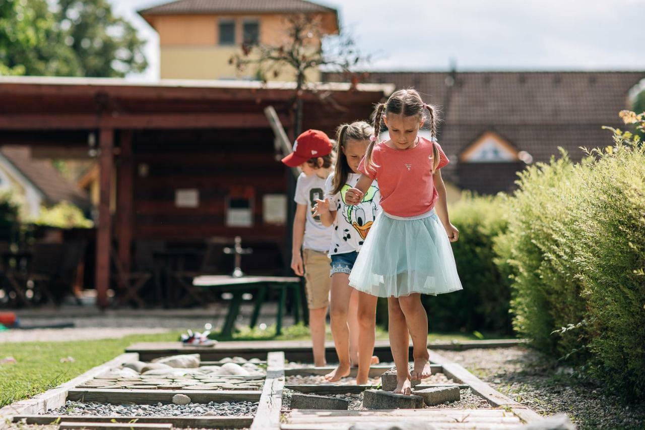 Gostilna In Motel Pri Lesniku マリボル エクステリア 写真