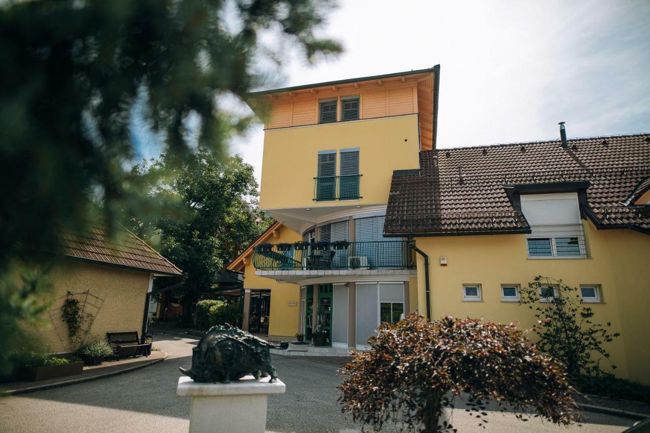 Gostilna In Motel Pri Lesniku マリボル エクステリア 写真