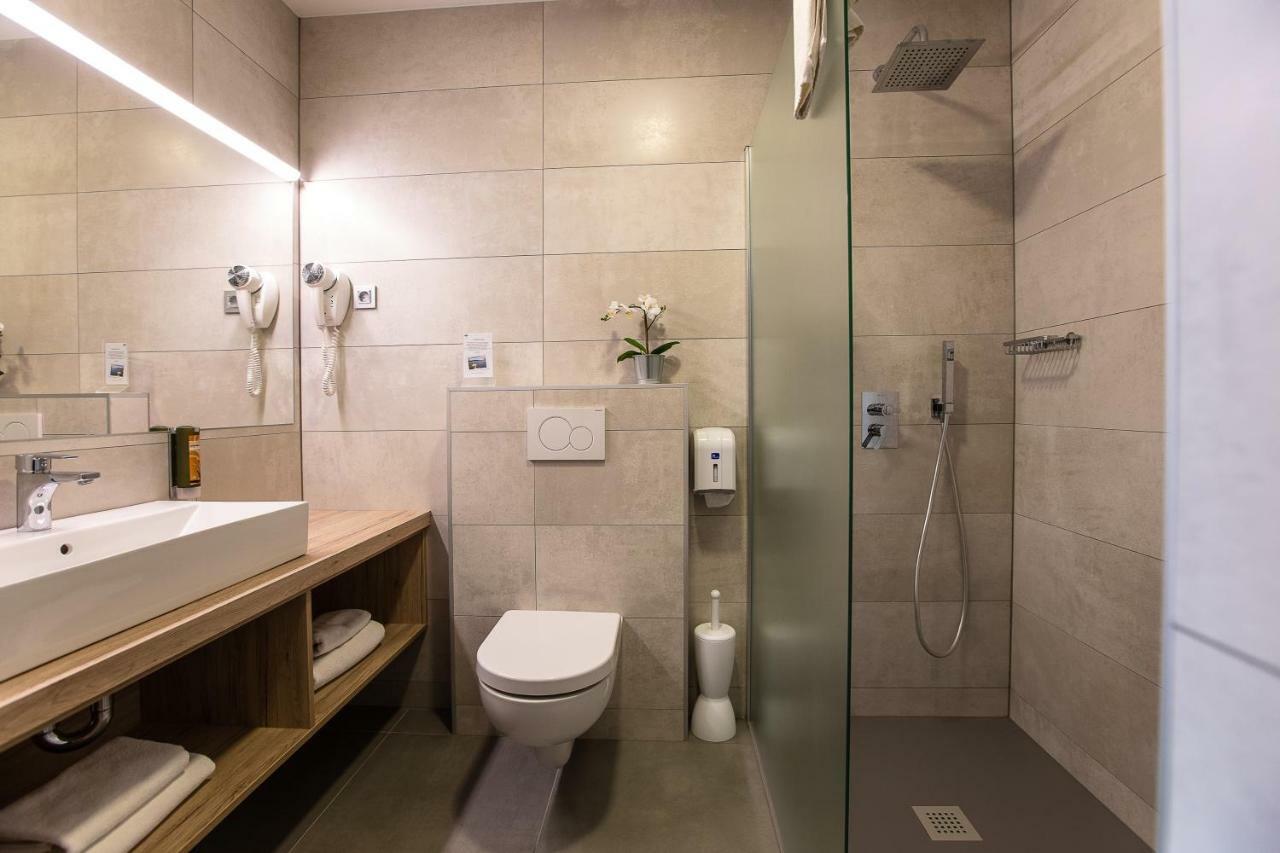 Gostilna In Motel Pri Lesniku マリボル エクステリア 写真